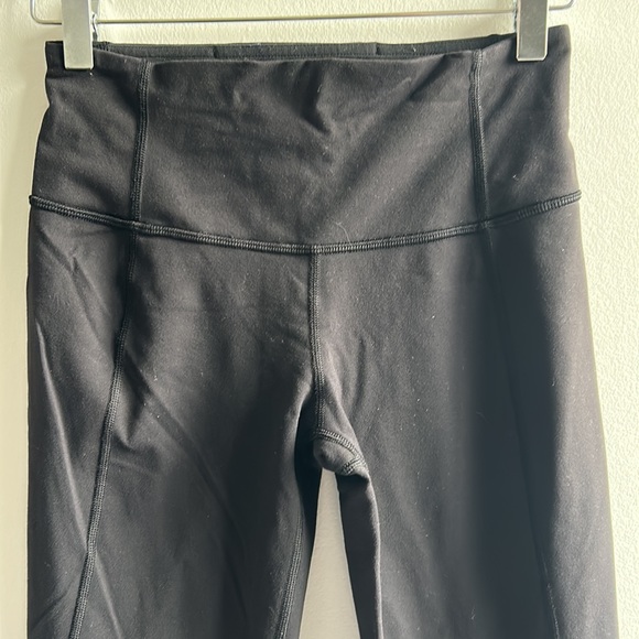 Lululemon Capri Pants Size 4 - Picture 2 of 6